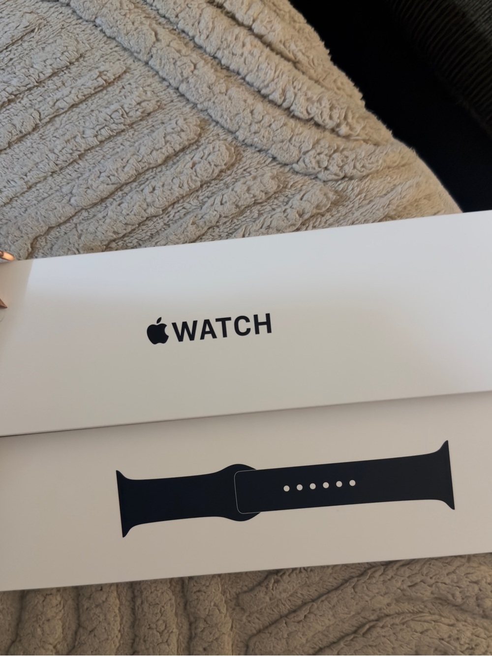 Apple Watch SE 44mm Space Gray Aluminum -Midnight Sport Band (no charger) - Picture 9 of 10